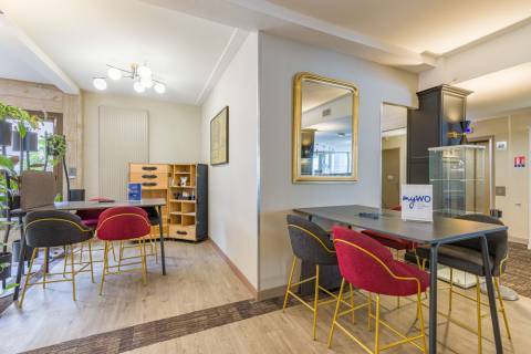 Espace de coworking du Best Western Plus l'Artist Hotel au centre de Tours proche de la Gare 